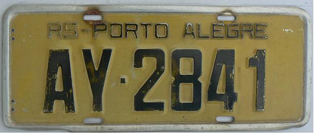 Old series (1969 - 1990), RS = Rio Grande do Sul (Porto Alegre), black on yellow = private vehicle, plate dimensions 400 x 160 mm = issued prior to 1987