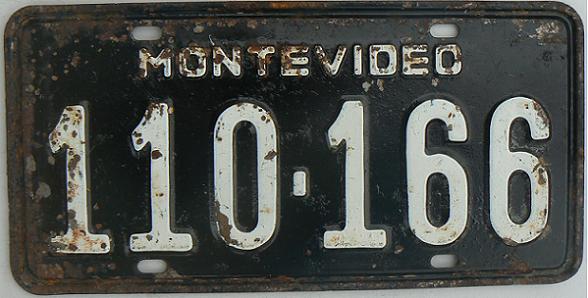 Montevideo, old normal series (1970s - 1992), white on black = private vehicles