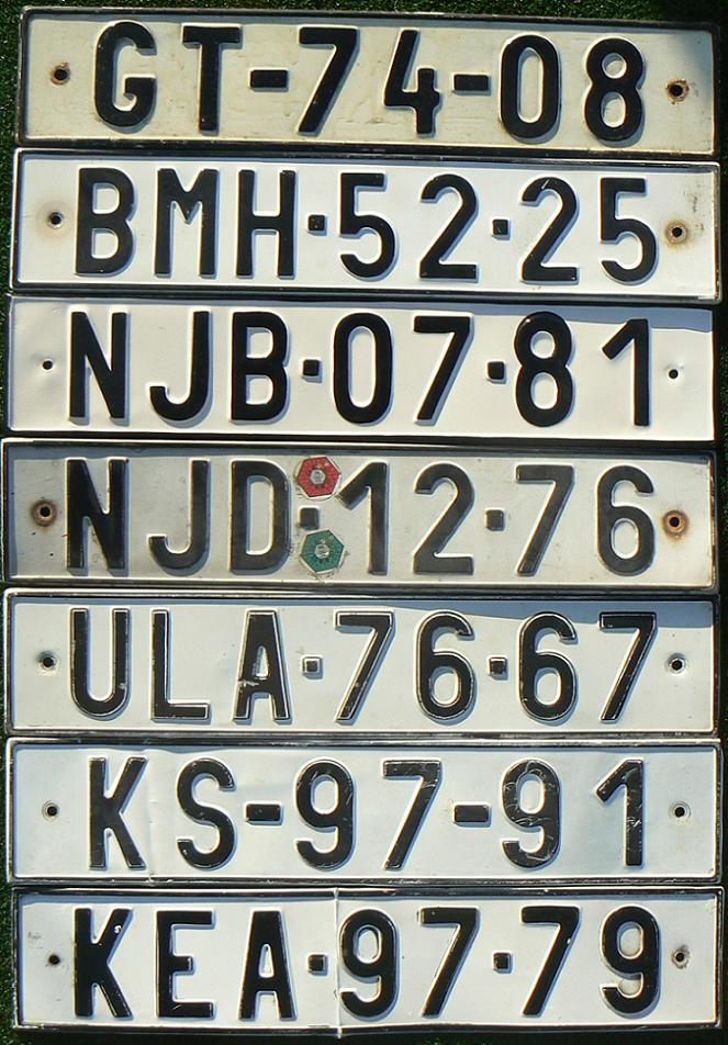 Former normal series (1960 - 1994), 1953 design GT = Gottwaldov (1948 - 1990), BM = Brno city, NJ = Nový Jičín, UL = Ústí nad Labem, KS = Košice district (Slovakia), KE = Košice town (Slovakia) (GT and NJB plates are the oldest /made from iron/. Serial letter added for the first time in 1966 in Prague - ABA code for Prague city)