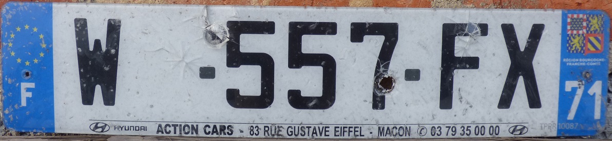 Current trade series (2009 - ), W = dealer plate, 06 = Alpes - Maritimes (Nice, region Provence - Alpes - Côte d'Azur), 71 = Saône-et-Loire (Mâcon, region Bourgogne-Franche-Comté)