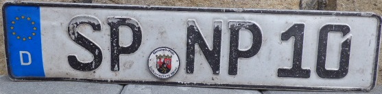 Current normal series (1994 up, without Euroband since 1956) AÖ = Altötting, E = Essen, HD = Heidelberg, RÜD = Rheingau-Taunus-Kreis (Bad Schwalbach /Rüdesheim), TÜ = Tübingen, WE = Weimar (1991-), RE = Recklinghausen, NE = Neuss, SP = Speyer