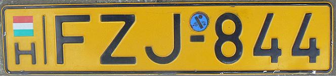Former trailer series (1990 - 2004), FVA-FZZ in black on yellow = trailers presumably for carrying other peoples’ goods