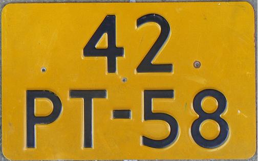 Former normal series (1973 - 1978), rear plate, PT issued in1977, reflective yellow since 1977