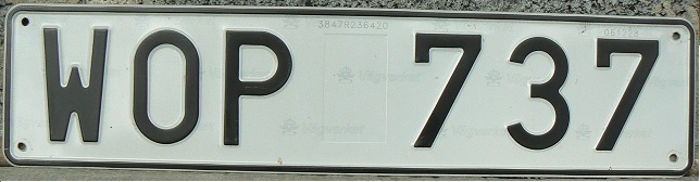 Current normal series (1972 - ), option without Euroband, 061228 at top right = plate's date of manufacture = 28th December 2006, 7 (final digit of the registration) = December (month of expiry)