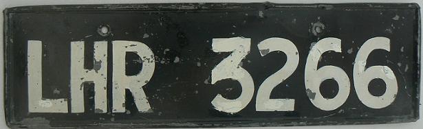 Former nationwide series (1947 - 2006), white on black = private vehicles, LH = Lahore (Punjab)